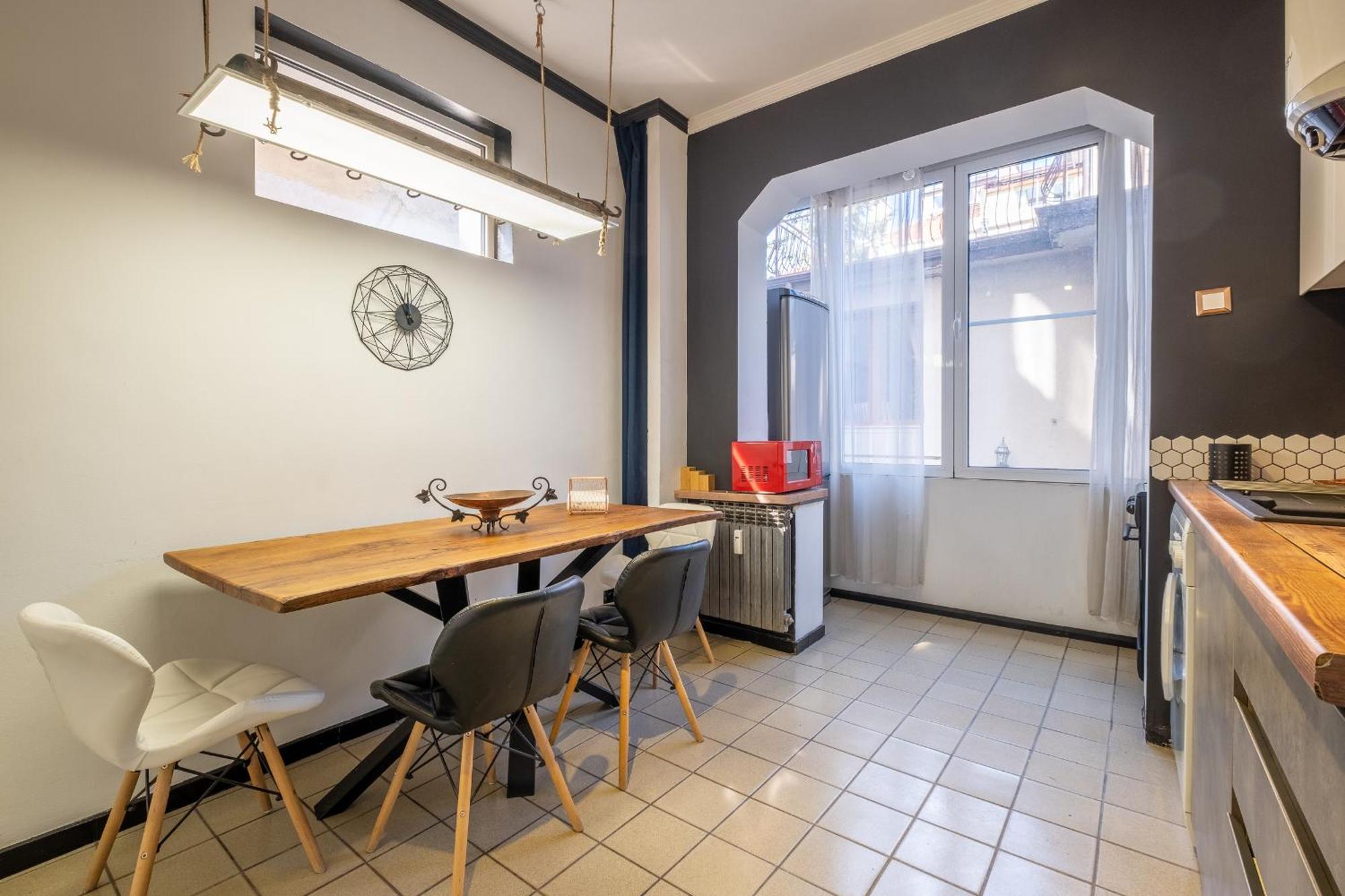 Modern , Spacious 2Br Apartment In Top Center София Екстериор снимка